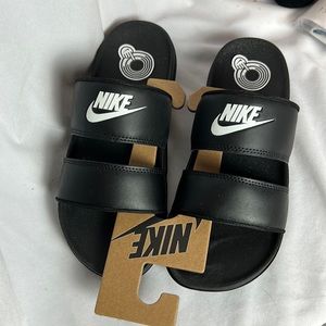 Nike slides size 8 black color women slide shoes